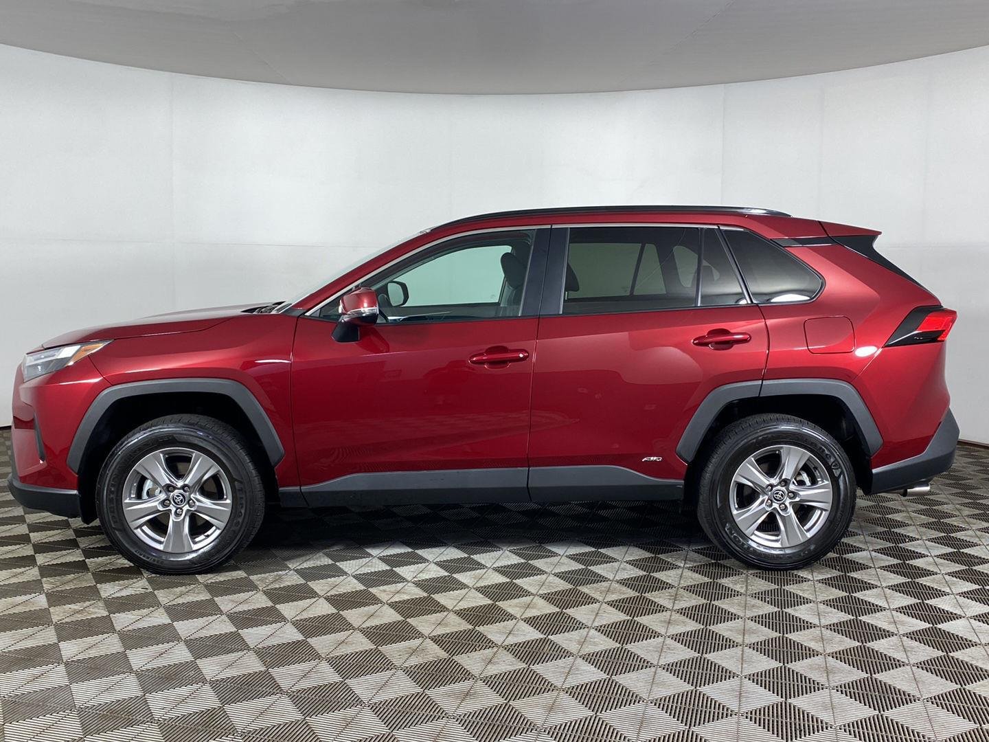 Used 2024 Ruby Flare Pearl Toyota XLE image 3