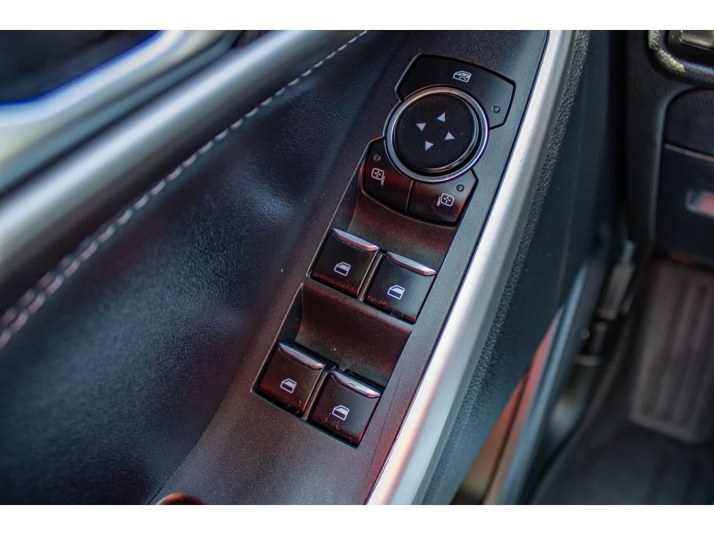 Used 2023 Oxford White Ford XLT image 37