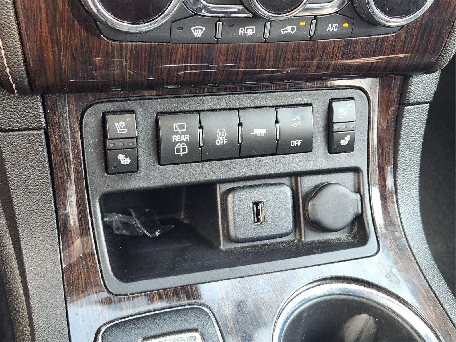 Used 2015 White Chevrolet LTZ image 19