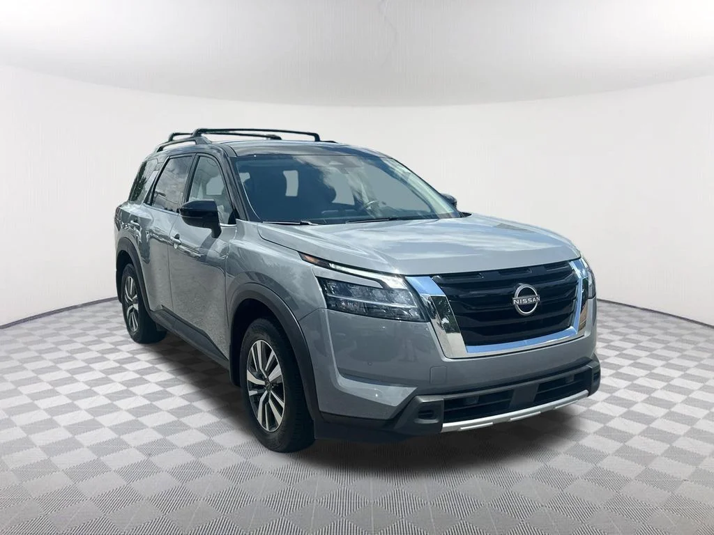 Used 2024 Gray Nissan SL image 3
