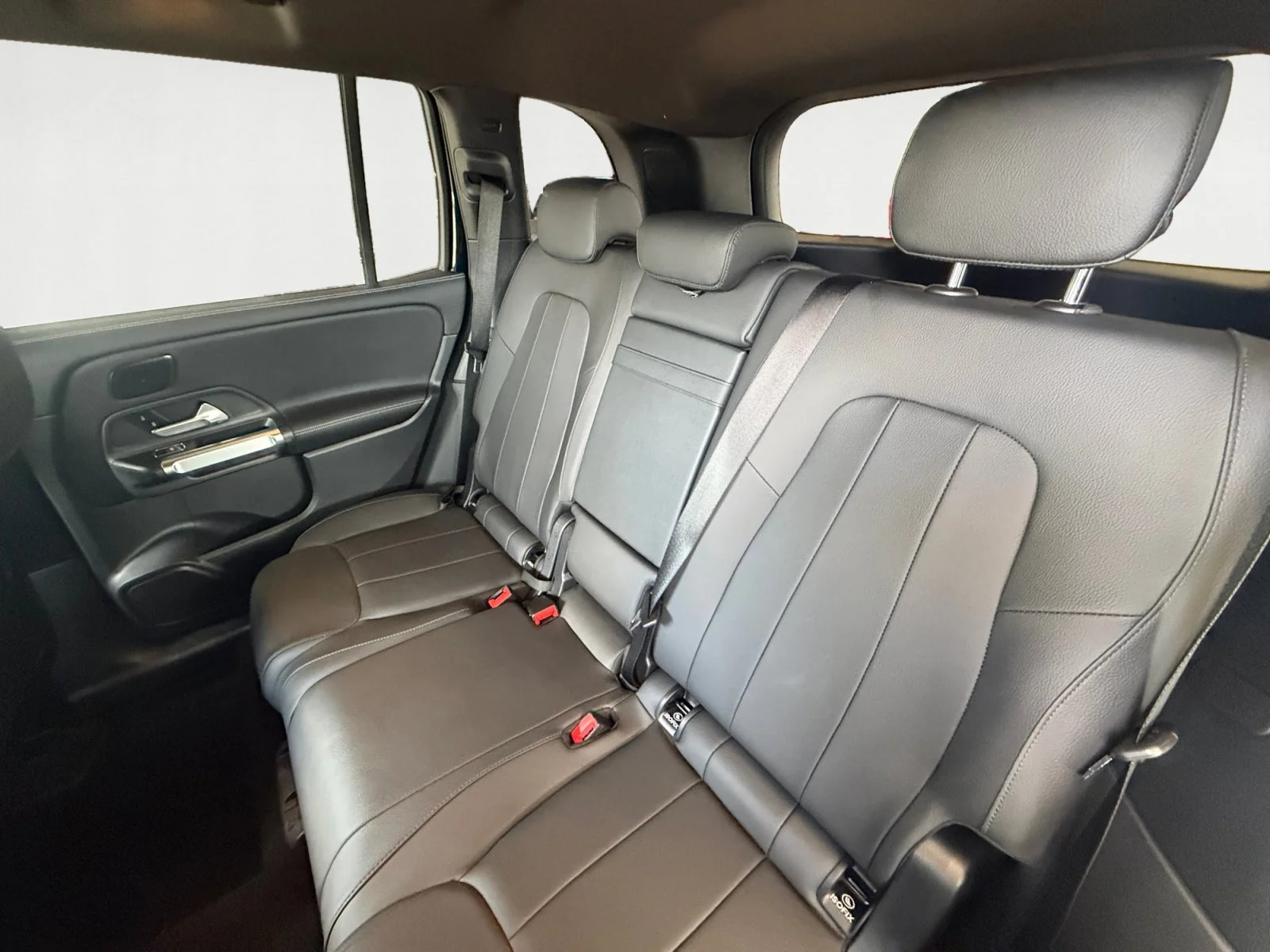 Used 2026 Black Mercedes-Benz GLB 250 image 13