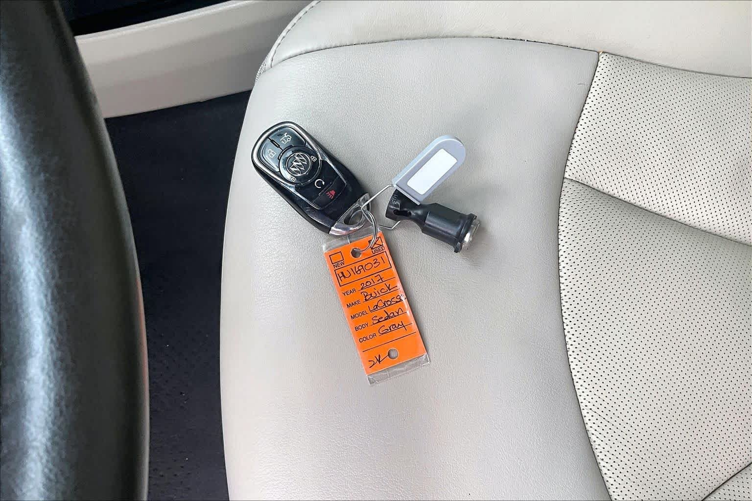 Used 2017  Buick  image 13