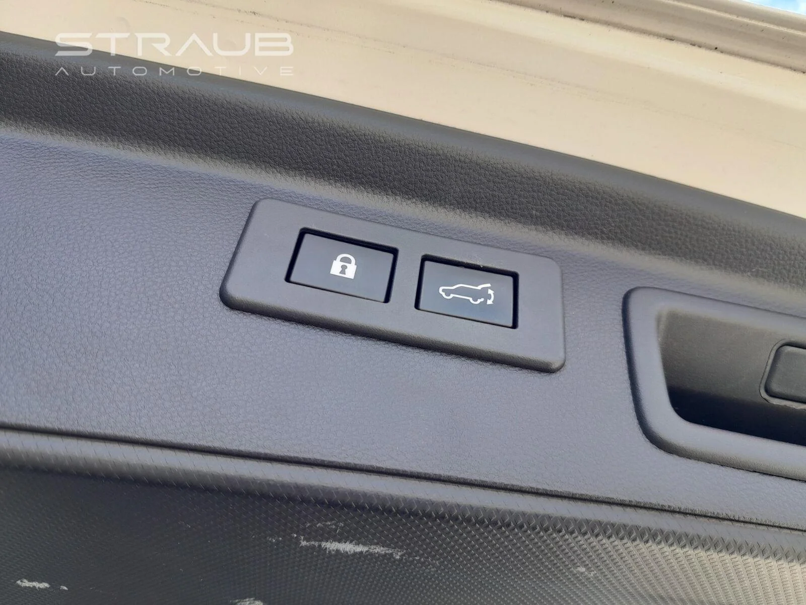 Used 2019 Crystal White Pearl Subaru Limited image 57