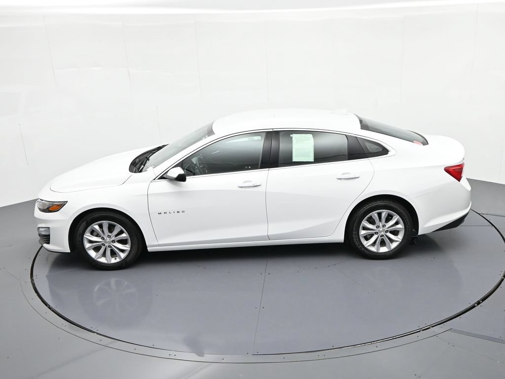 Used 2025 White Chevrolet LT image 18