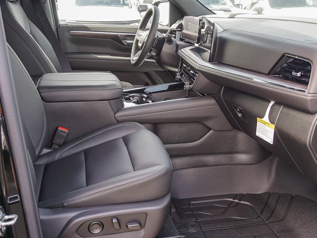 2026 Chevrolet Suburban LT - Photo 12