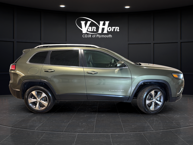 Used 2021 Olive Green Pearlcoat Jeep Limited image 8