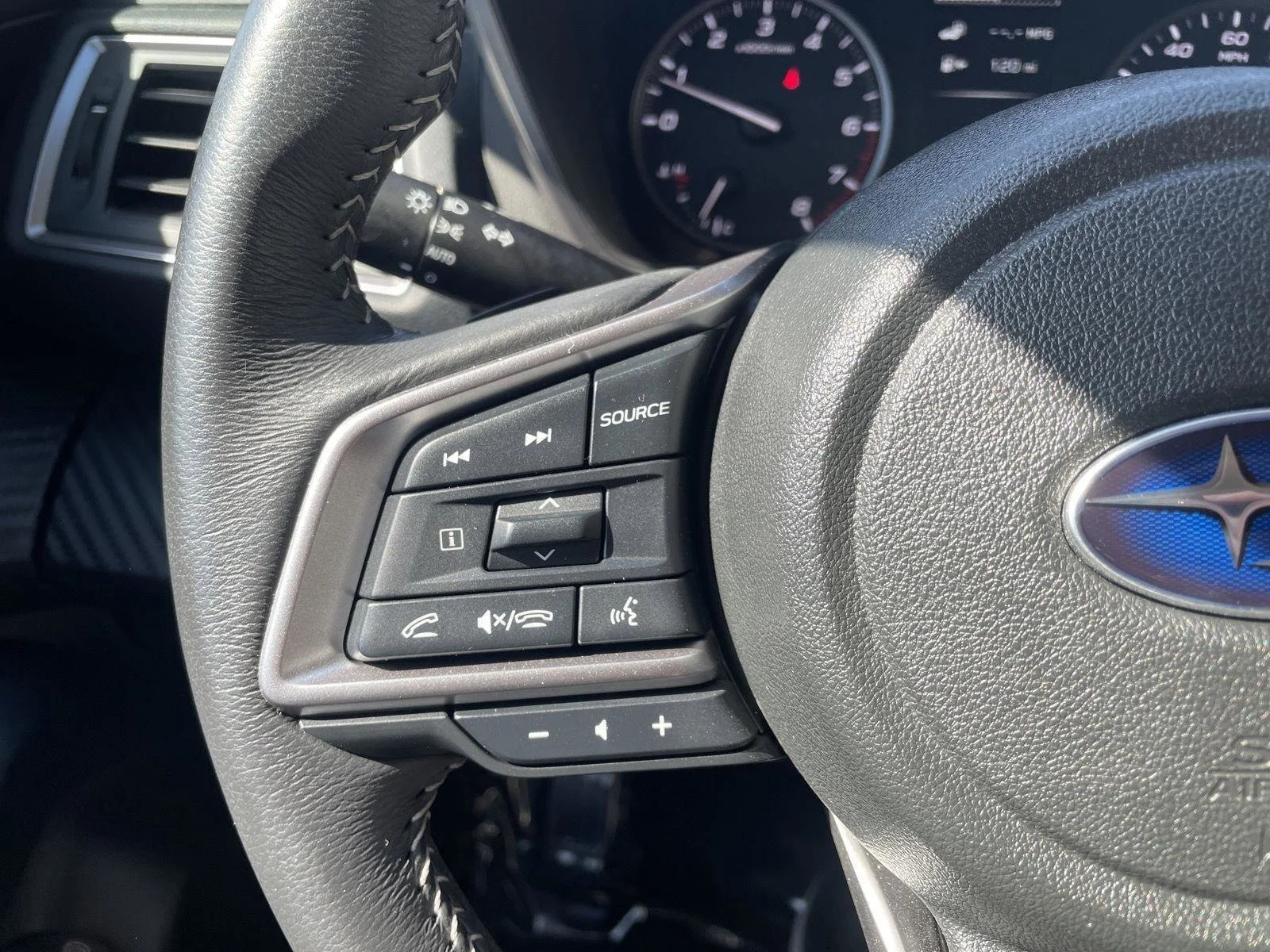 Certified Used 2025 Ice Silver Metallic Subaru Premium image 15