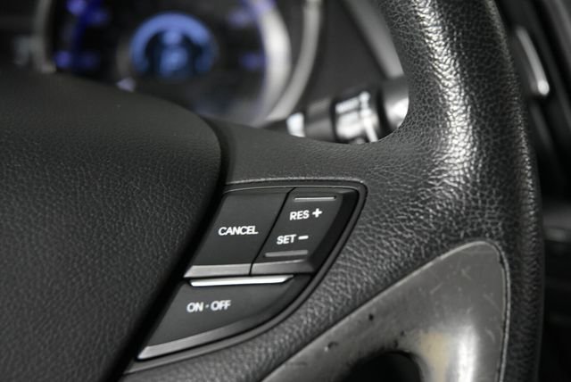 Used 2011 Silver Hyundai GLS image 29