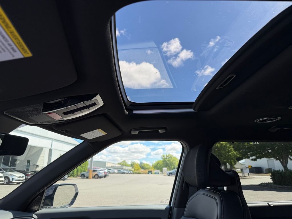 New 2026 Glacial White Kia Land AWD image 17