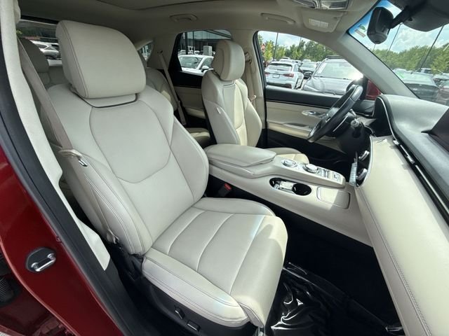 Used 2022 Red Genesis 2.5T Select image 24