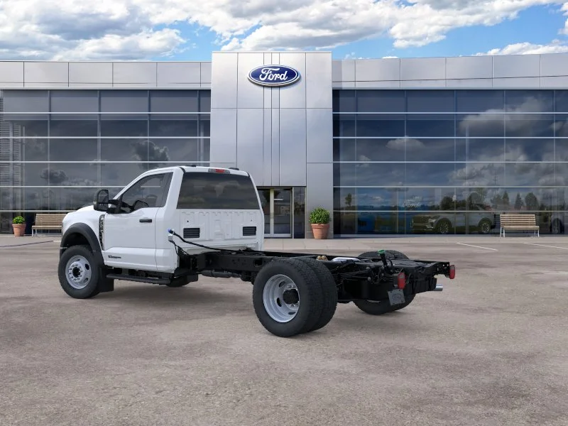 New 2025 Oxford White Ford F-450® XL image 4