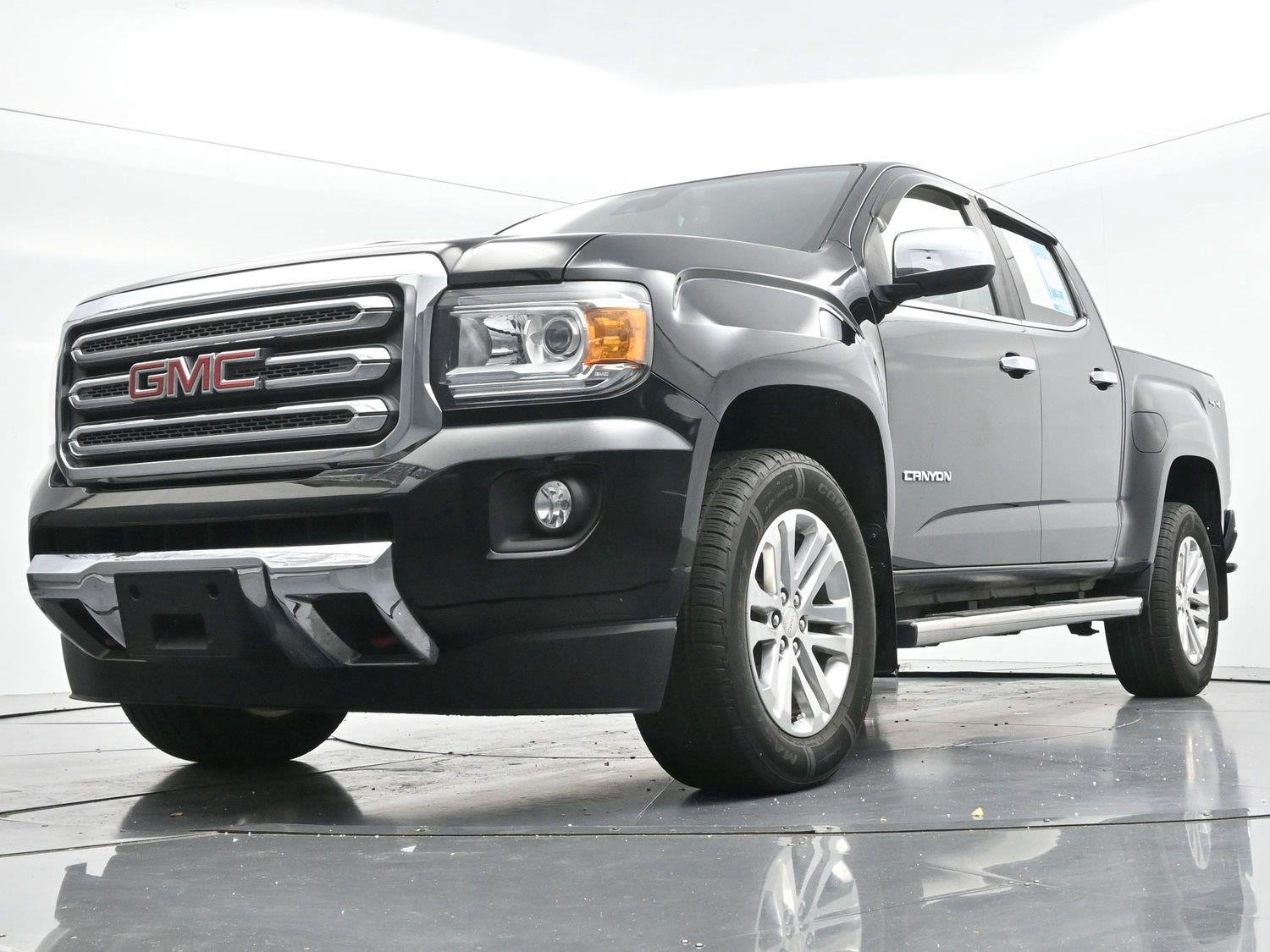 Used 2019 Onyx Black GMC 4WD SLT image 49