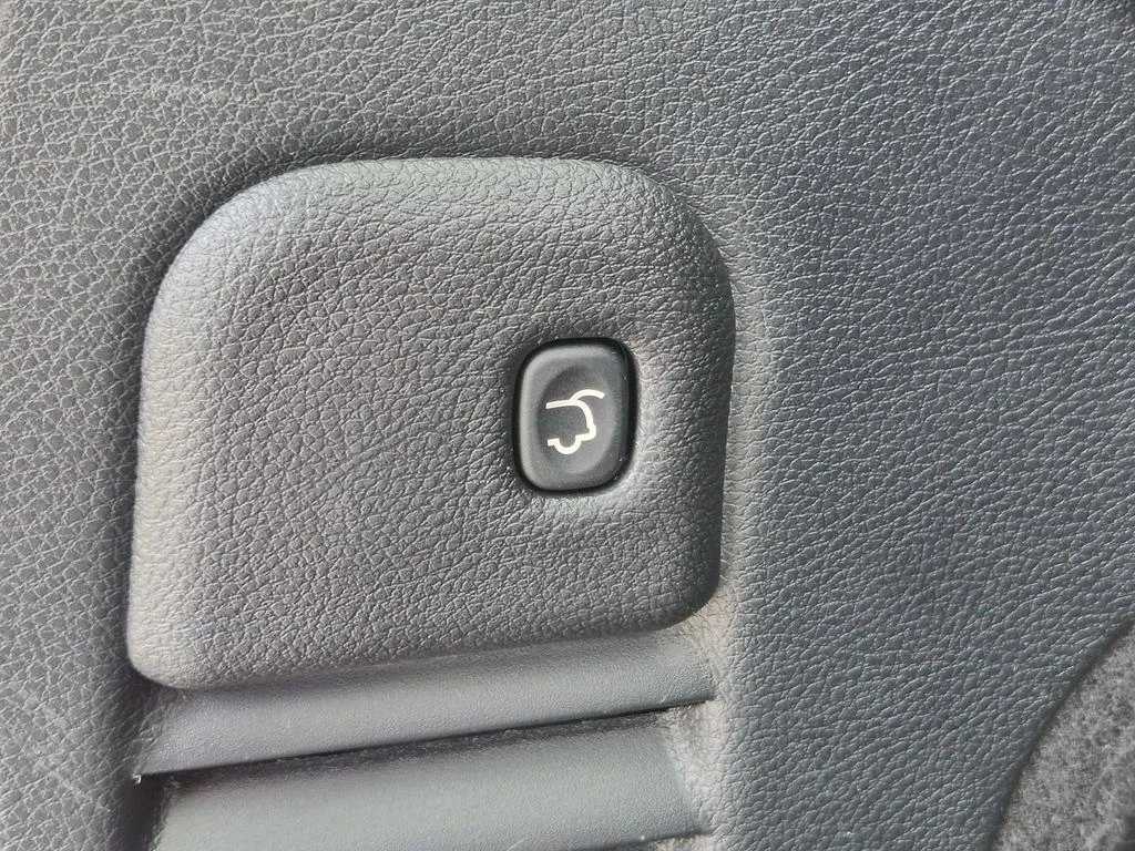 Used 2019 Black Jeep Limited image 7