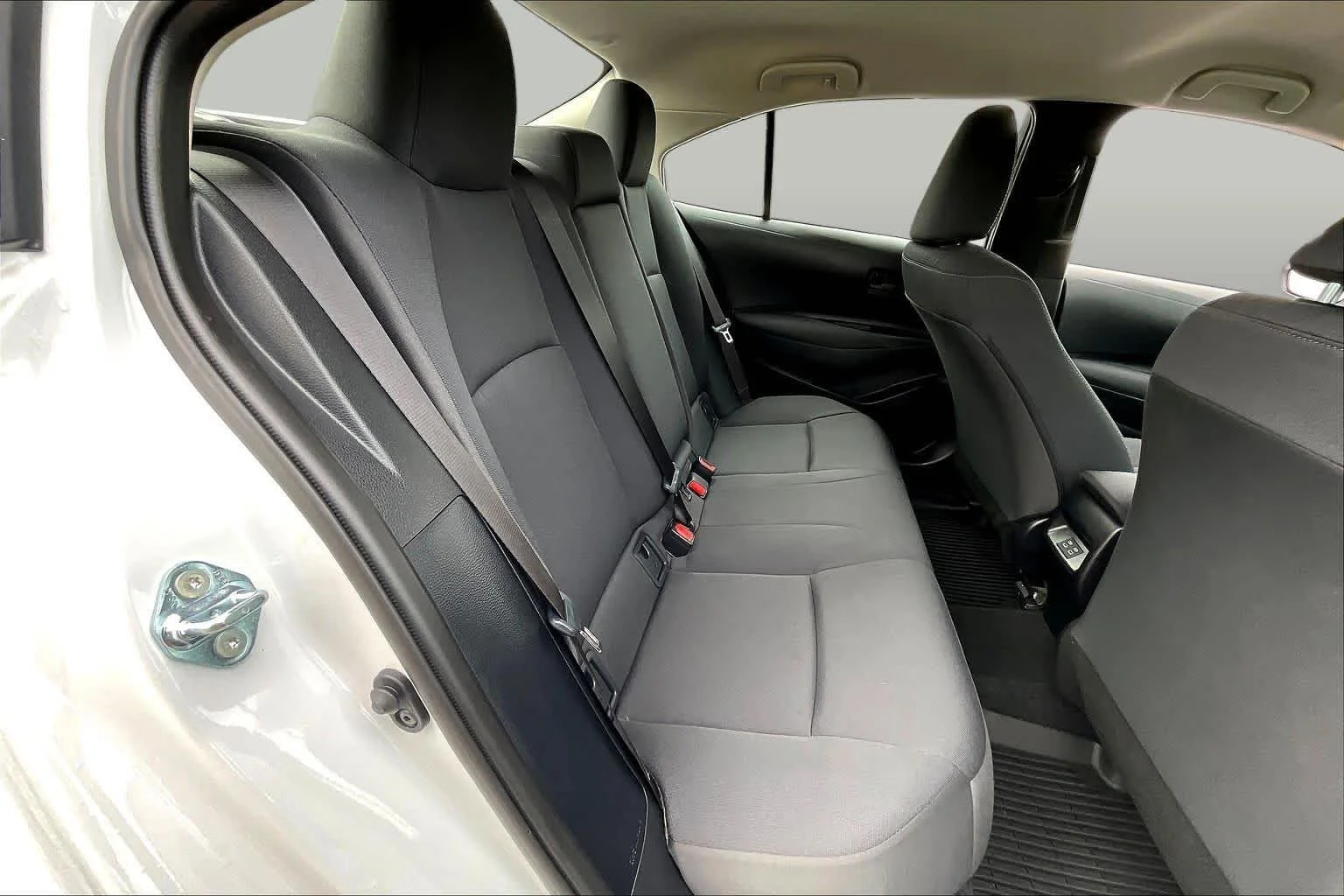 Used 2026 Ice Cap Toyota LE image 20