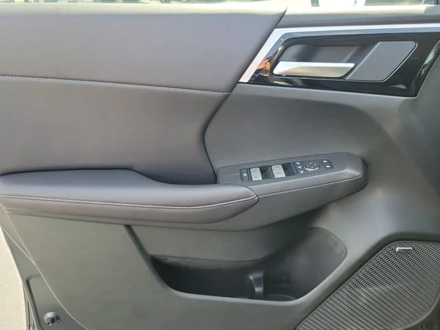 Used 2026 Gray Mitsubishi SE image 15