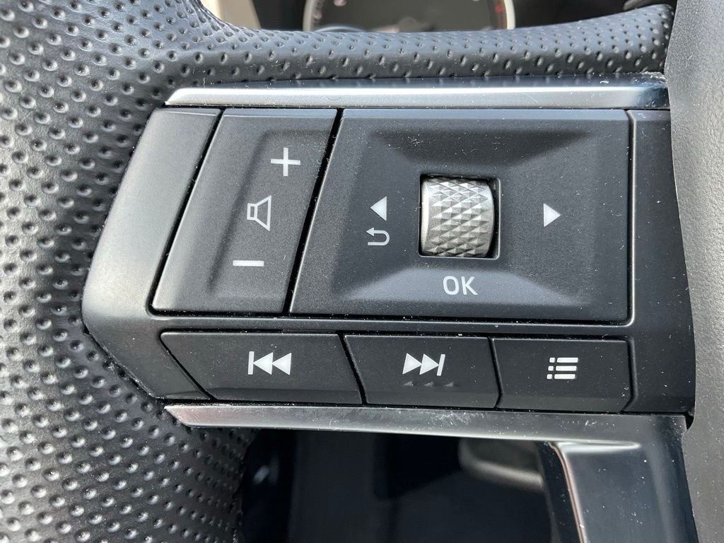 Used 2023 Black Mitsubishi SE image 13