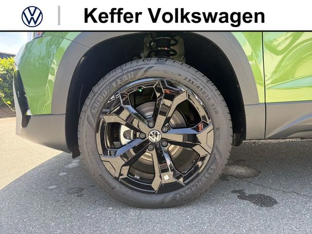 New 2026 Green Volkswagen 1.5T SEL image 11