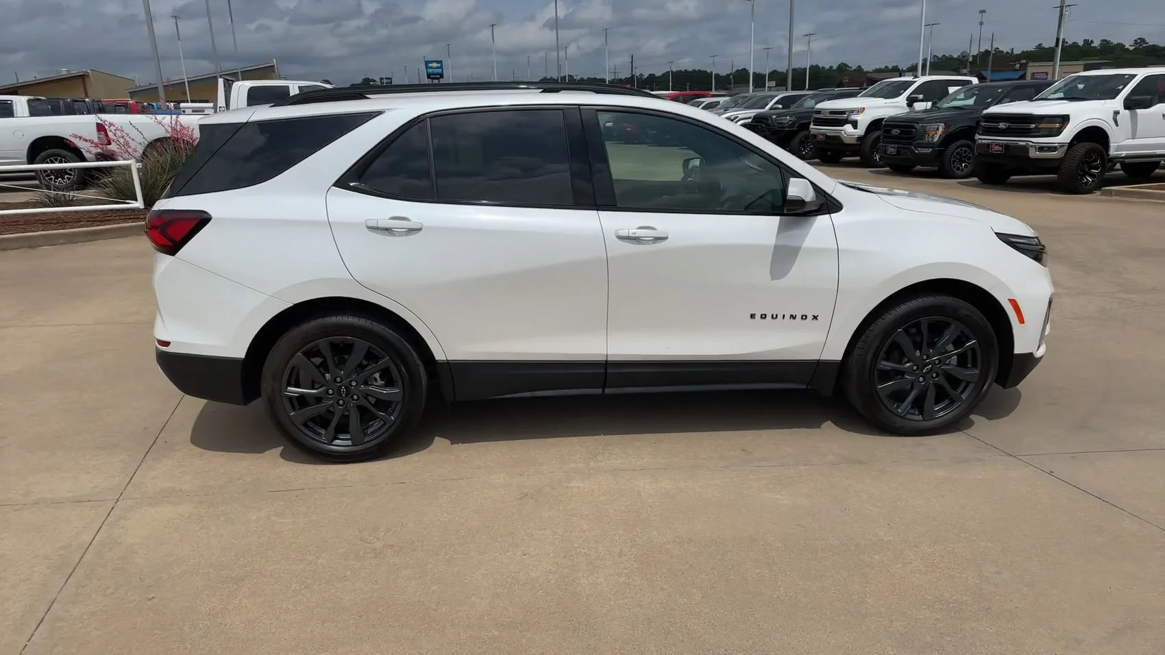 Used 2022 Iridescent Pearl Tricoat Chevrolet RS image 2
