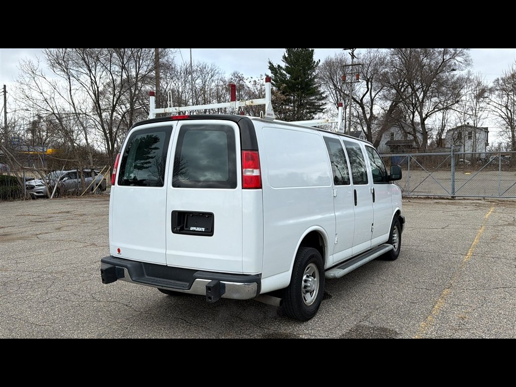View vehicle photo 5