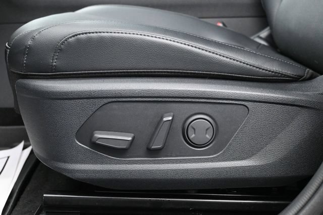 Used 2025 Gravity Gray Kia SX image 11