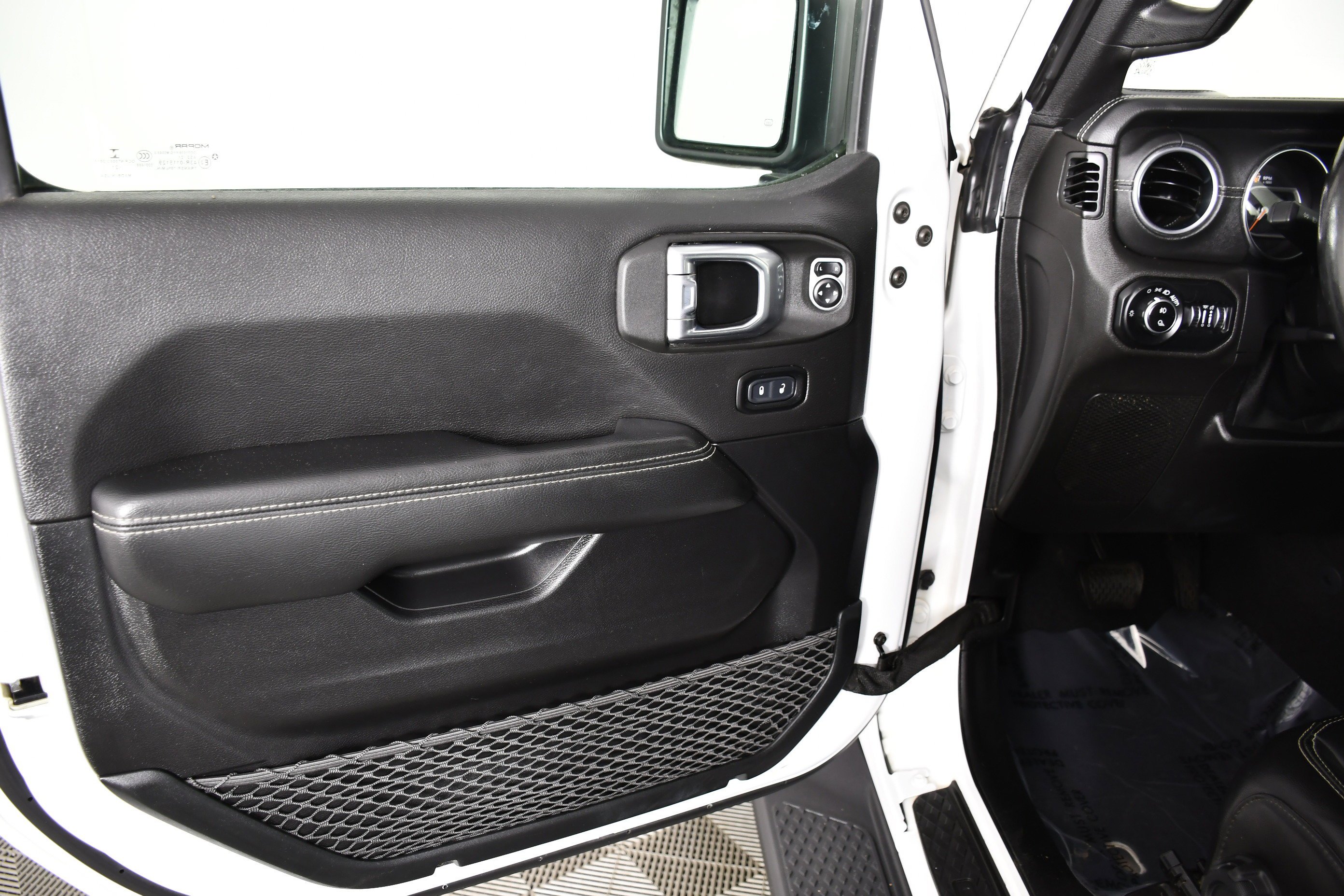Used 2021 Bright White Clearcoat Jeep Overland image 39