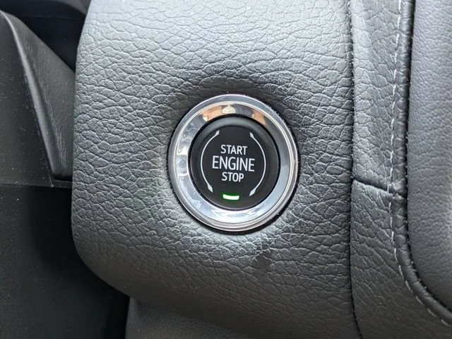 Used 2023 Onyx Black GMC Denali image 27