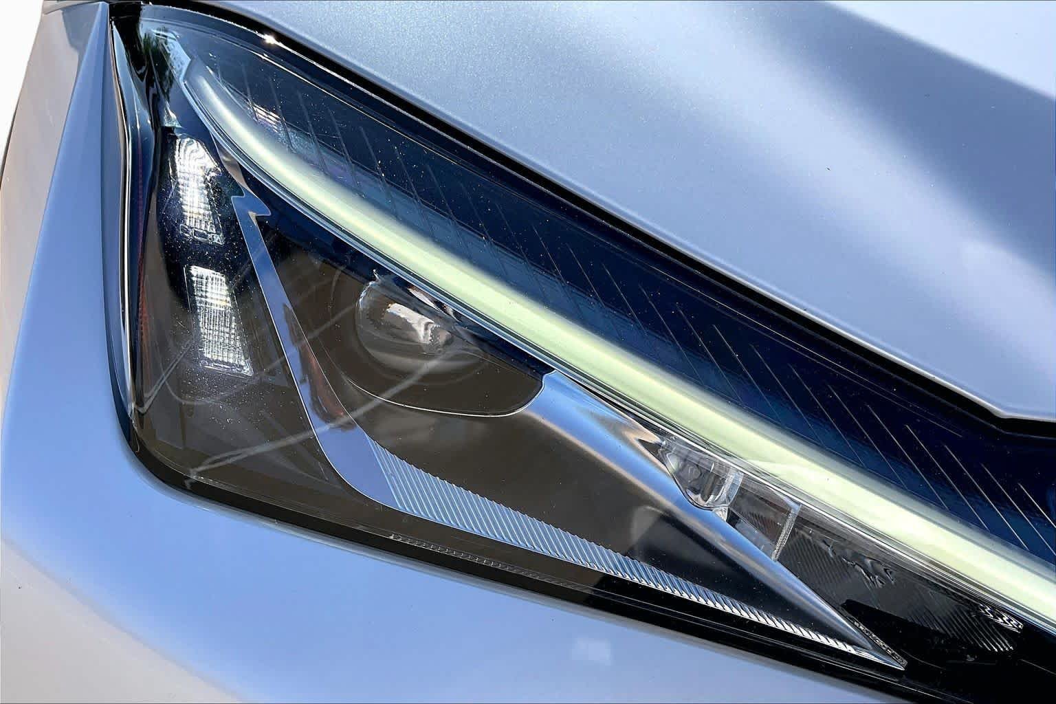 Used 2019 Eminent White Pearl Lexus Luxury image 28