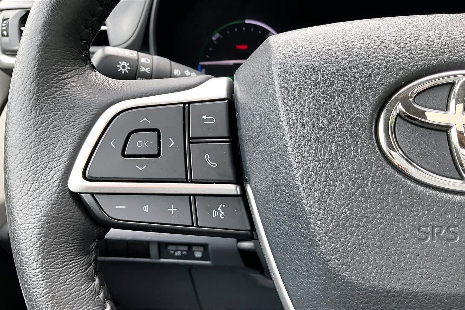 Used 2023 Midnight Black Metallic Toyota XLE image 23