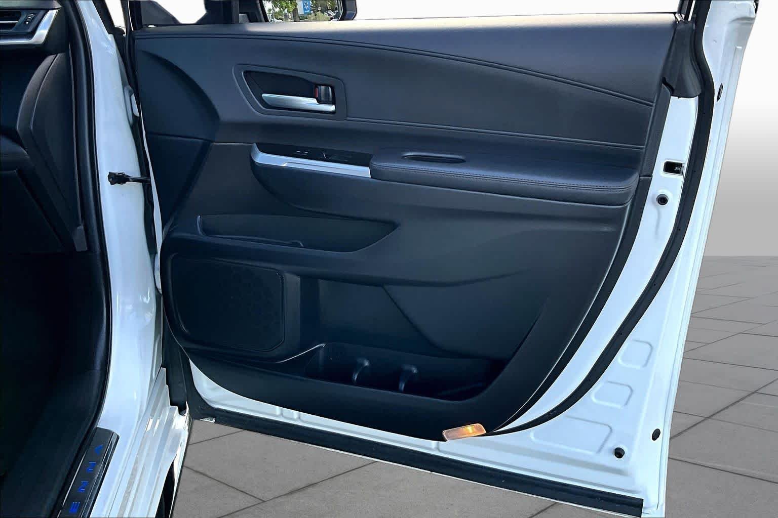 Used 2025 Wind Chill Pearl Toyota Limited image 20