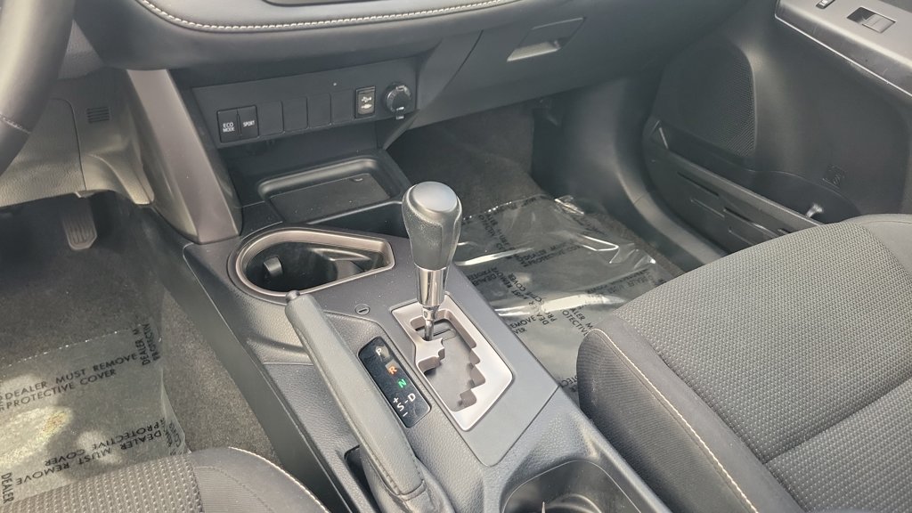 2017 Toyota RAV4 XLE - Photo 15