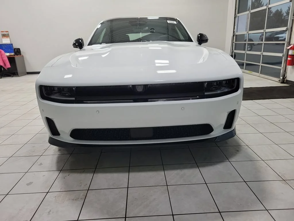 New 2026 White Knuckle Exterior Paint Dodge R/T Scat Pack image 3