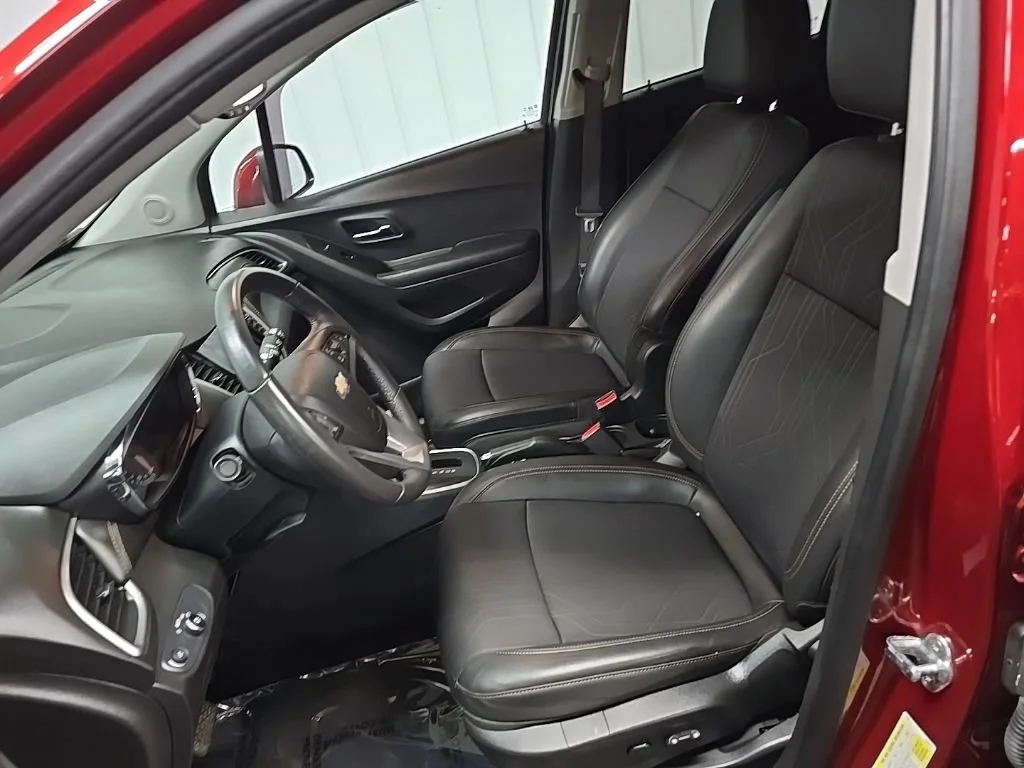 Used 2021 CRIMSON METALLIC Chevrolet LT image 29