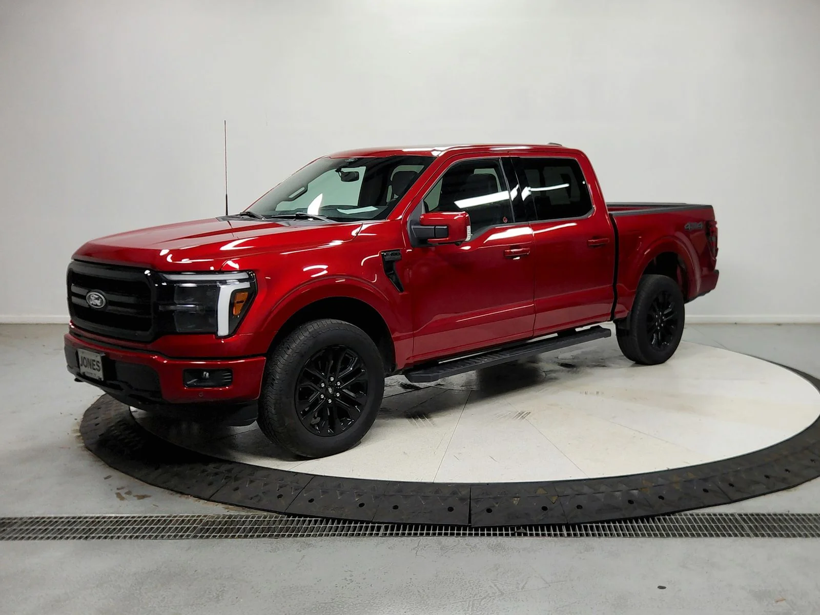Used 2025 Red Ford Lariat image 4