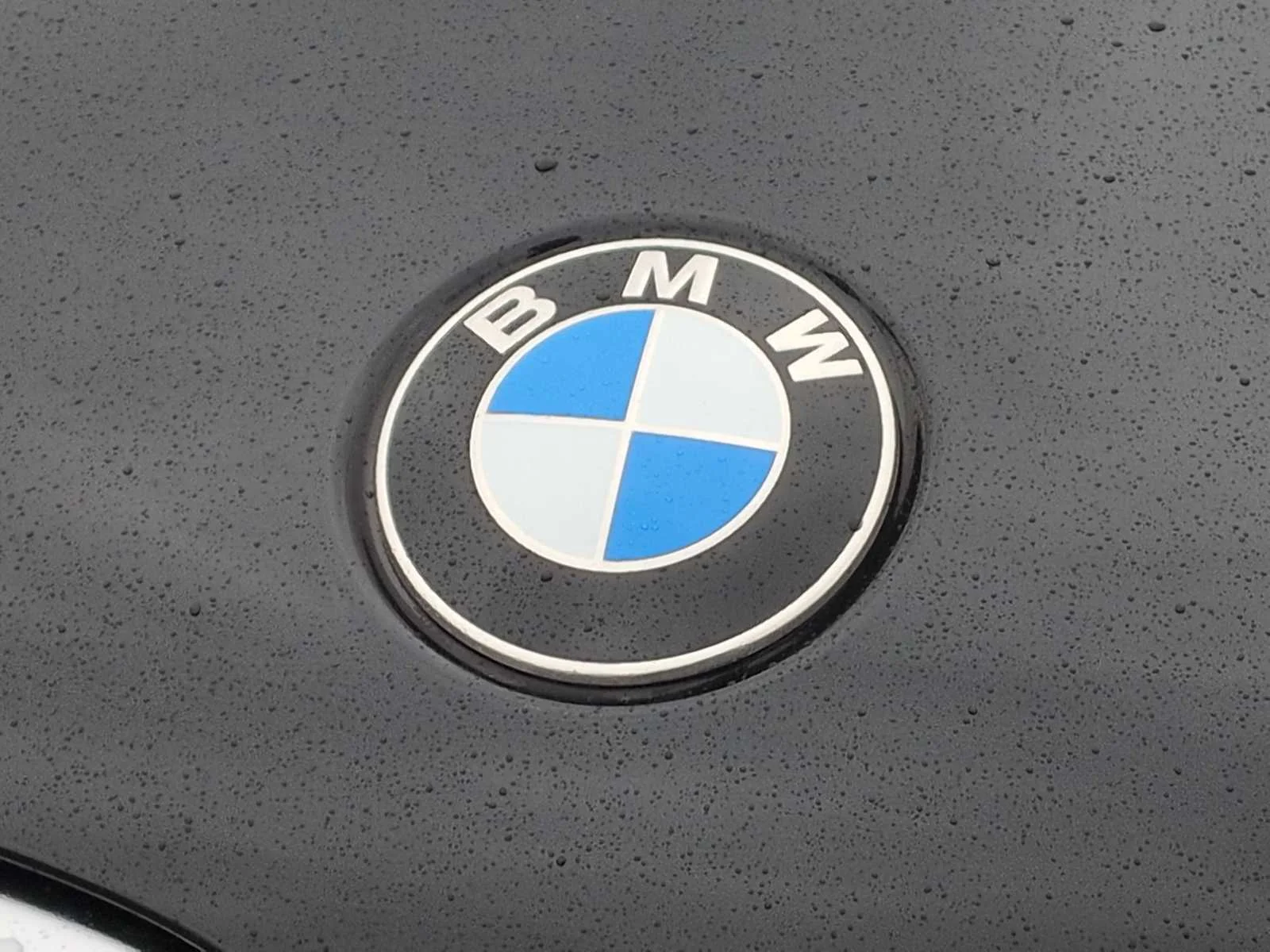 New 2026 Black Sapphire Metallic BMW xDrive40i image 18