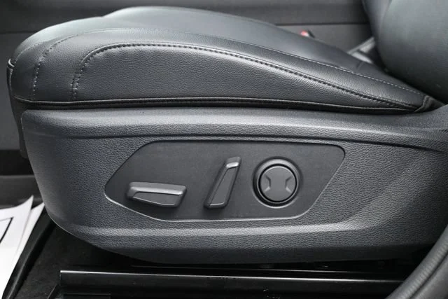 Used 2025 Gravity Gray Kia SX image 11
