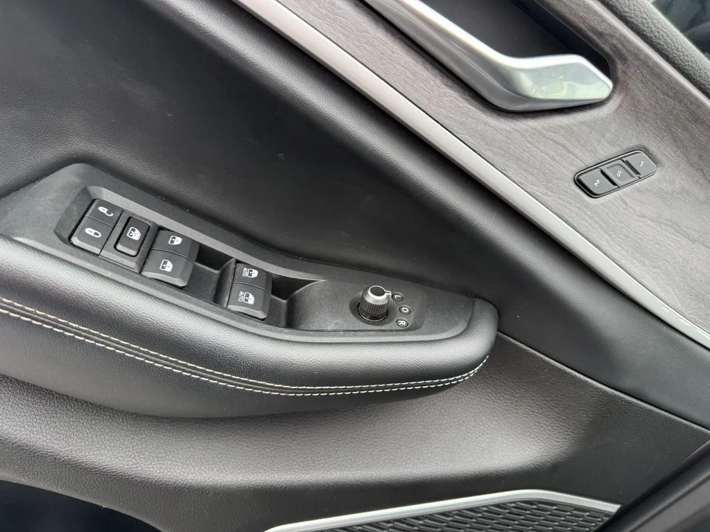 Used 2022 Gray Jeep Limited image 6