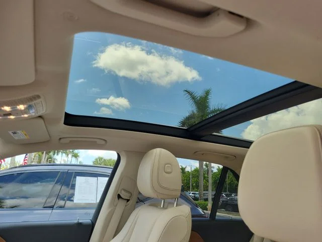 Used 2022 White Mercedes-Benz GLE 350 image 28