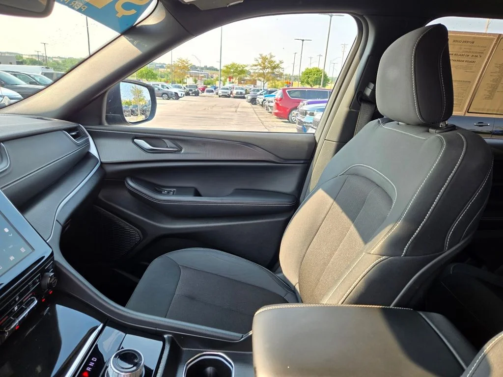 Used 2024 Black Jeep Laredo X image 27