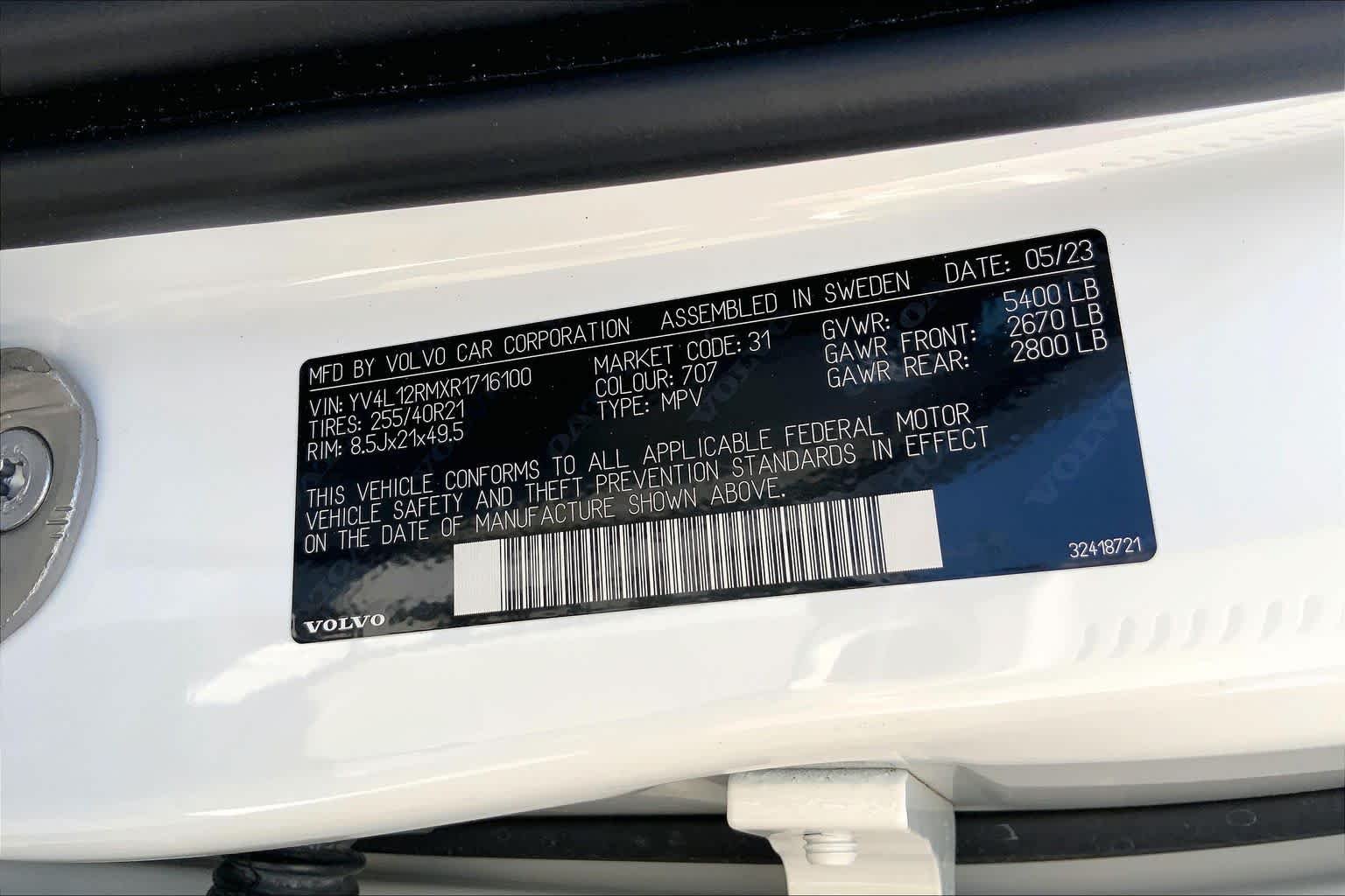 Used 2024 Crystal White Metallic Volvo Ultimate Dark Theme image 37