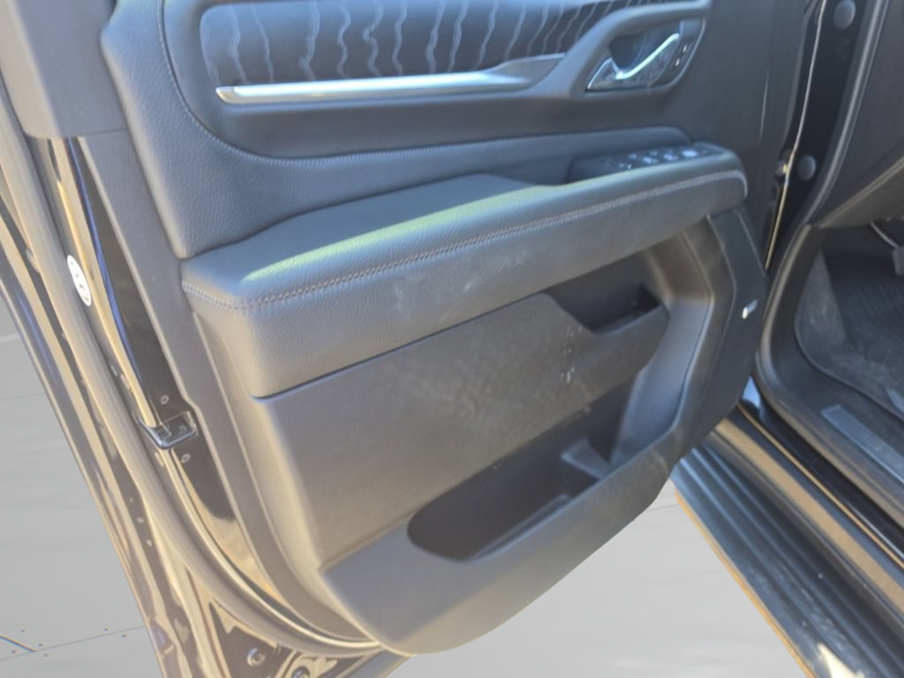 Used 2021 ONYX BLACK GMC Denali image 16