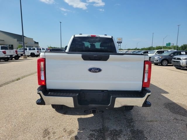 Used 2025 Oxford White Ford XLT image 24