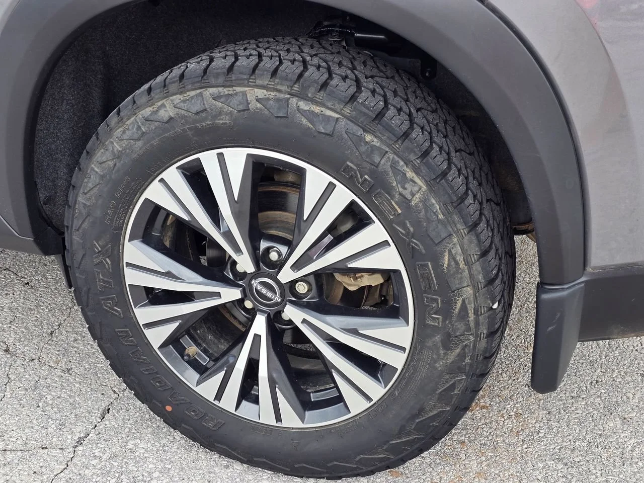 Used 2023 Gray Nissan SV Intelligent AWD image 6