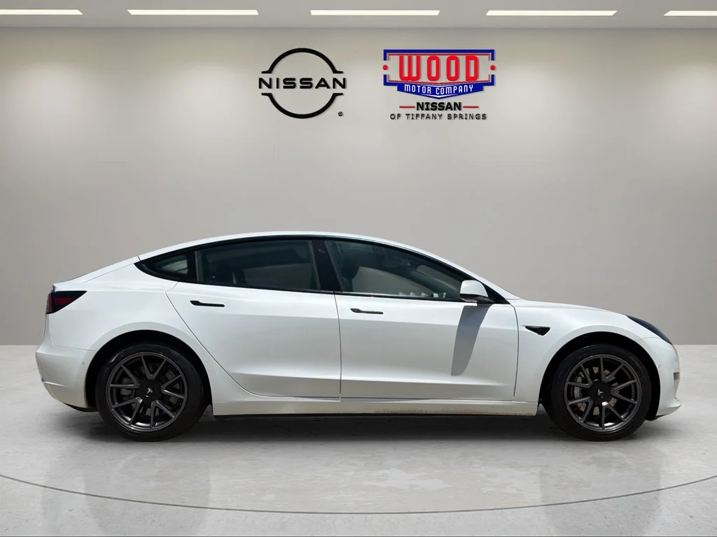 Used 2021 Pearl White Multi-Coat Tesla Standard Range Plus image 2