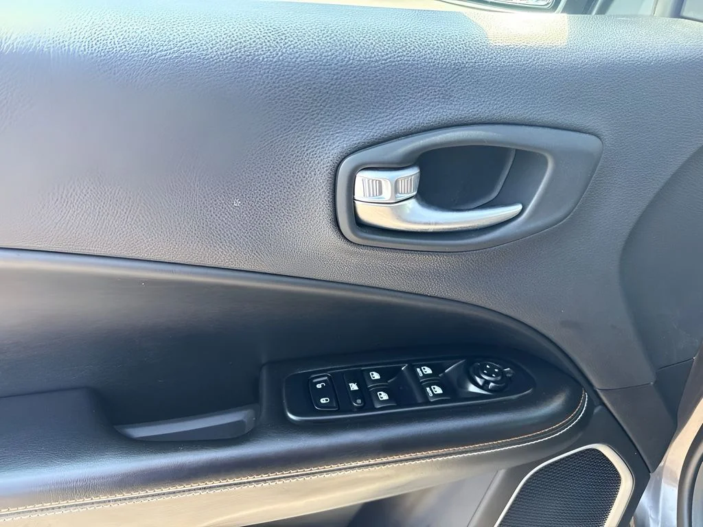Used 2018 Gray Jeep Latitude image 20