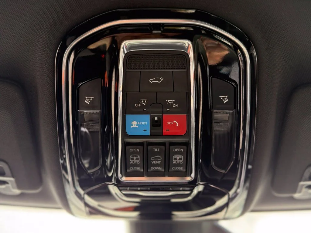 Used 2023 Red Jeep Overland image 27
