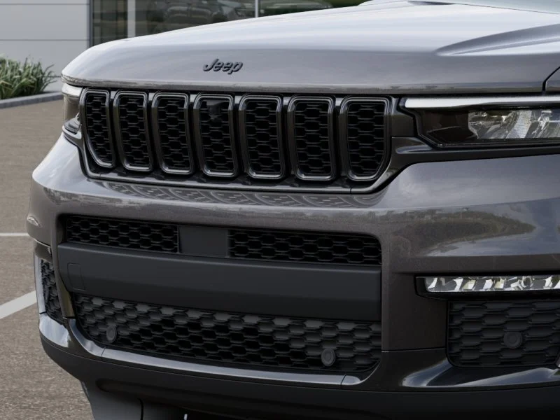 New 2025 Baltic Gray Metallic Clear-Coat Exterior Paint Jeep Limited image 26