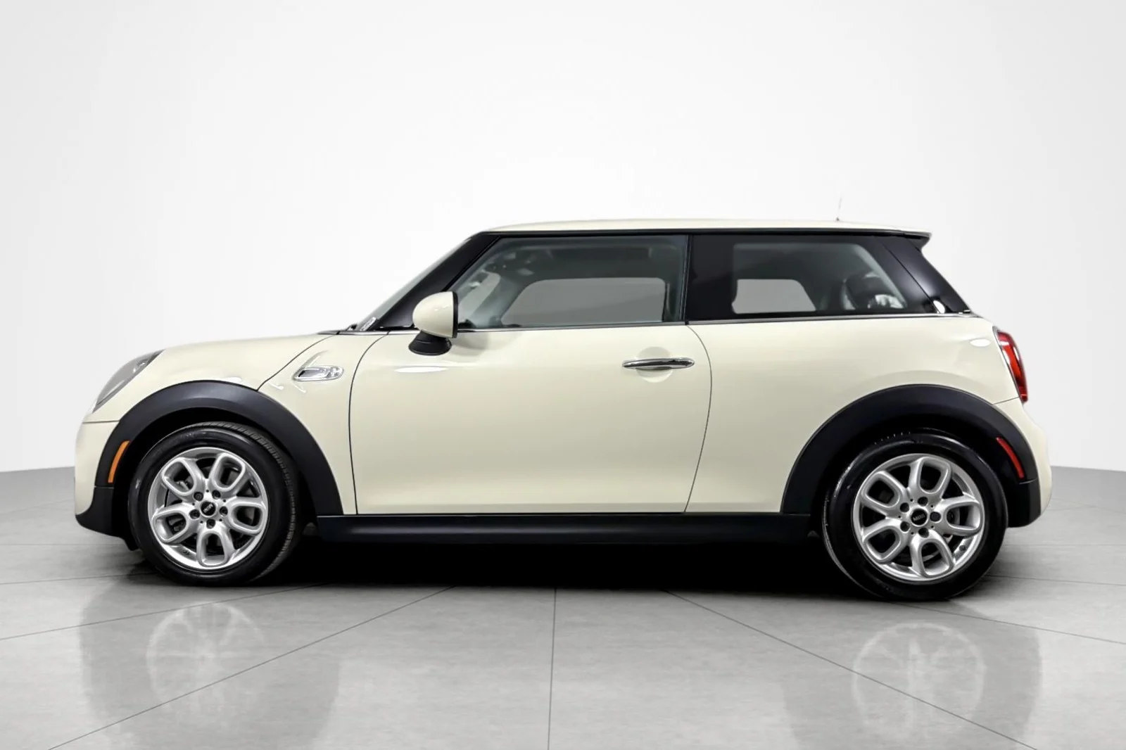 Used 2015 MINI Cooper S with VIN WMWXP7C58F2A33349 for sale in Beverly Hills, CA