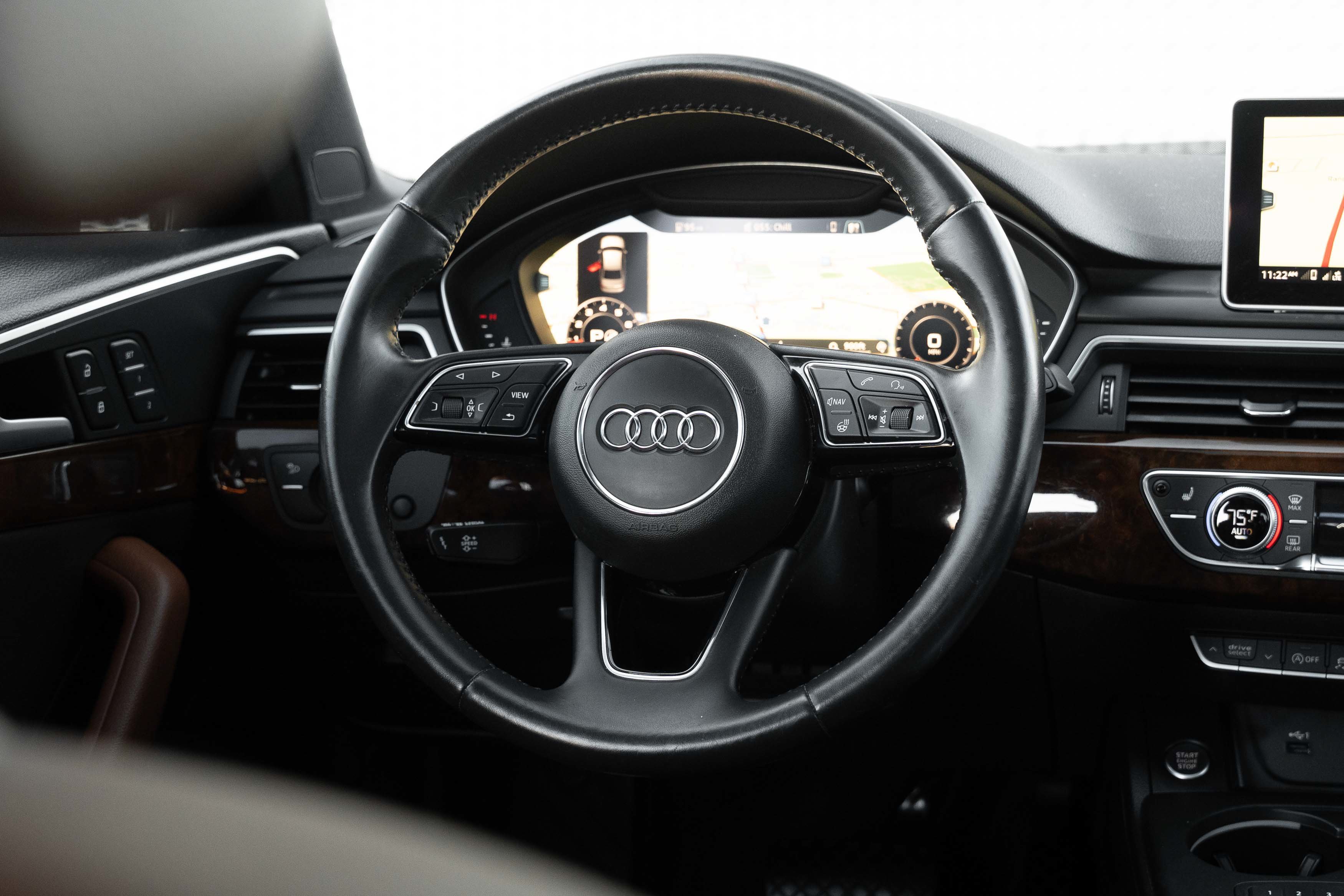 Used 2018 Mythos Black Metallic Audi Tech Premium Plus image 9