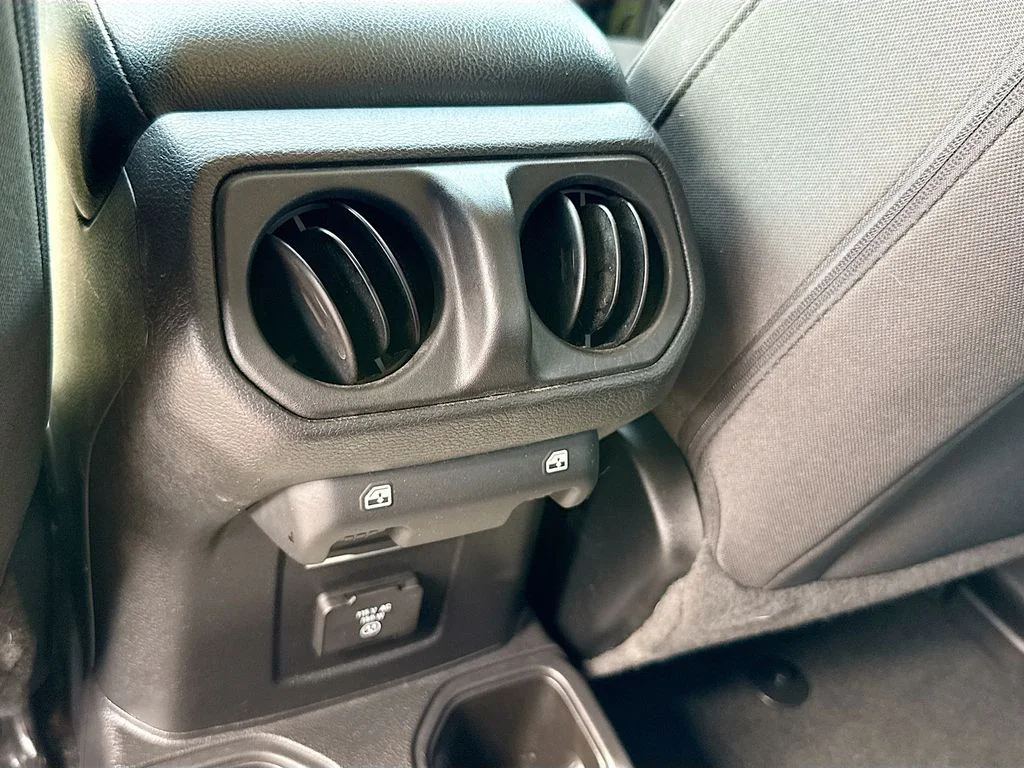 Used 2023 Green Jeep Rubicon image 28