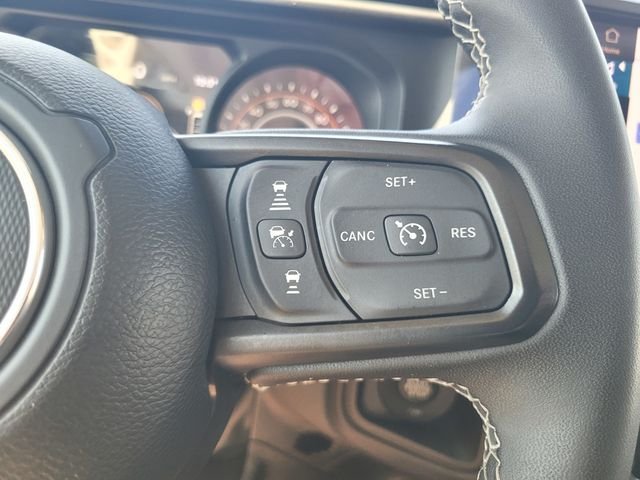 Used 2025 White Jeep Rubicon image 27